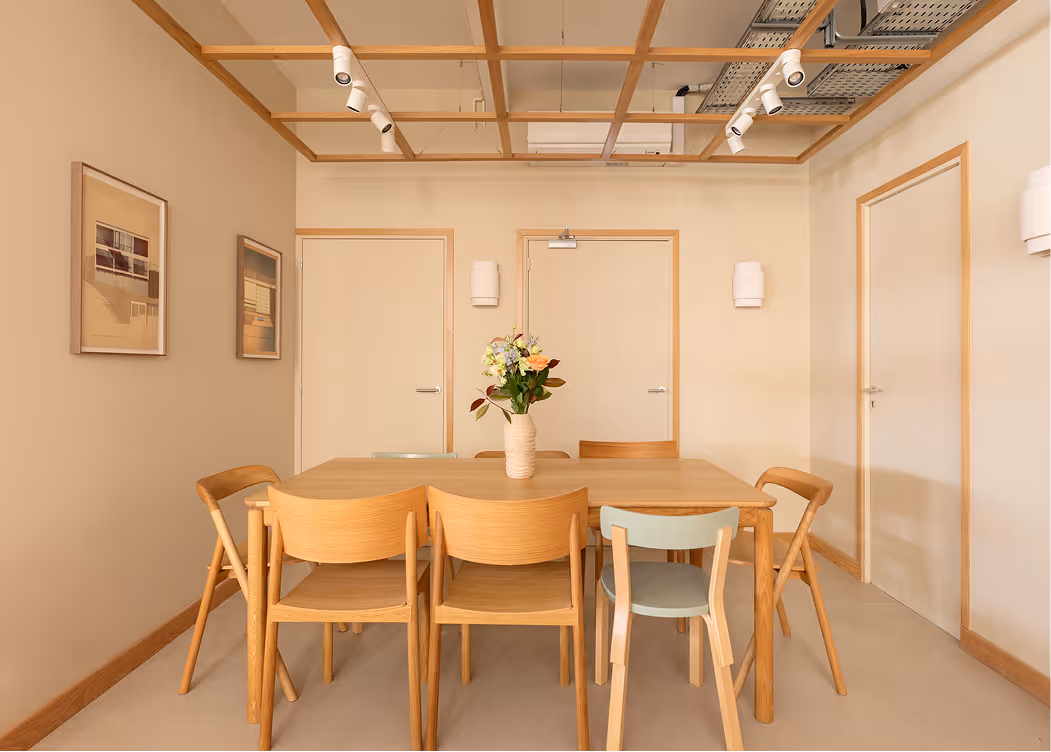Klam — BUREAU SENTIER LOUVRE - ETAGE 2