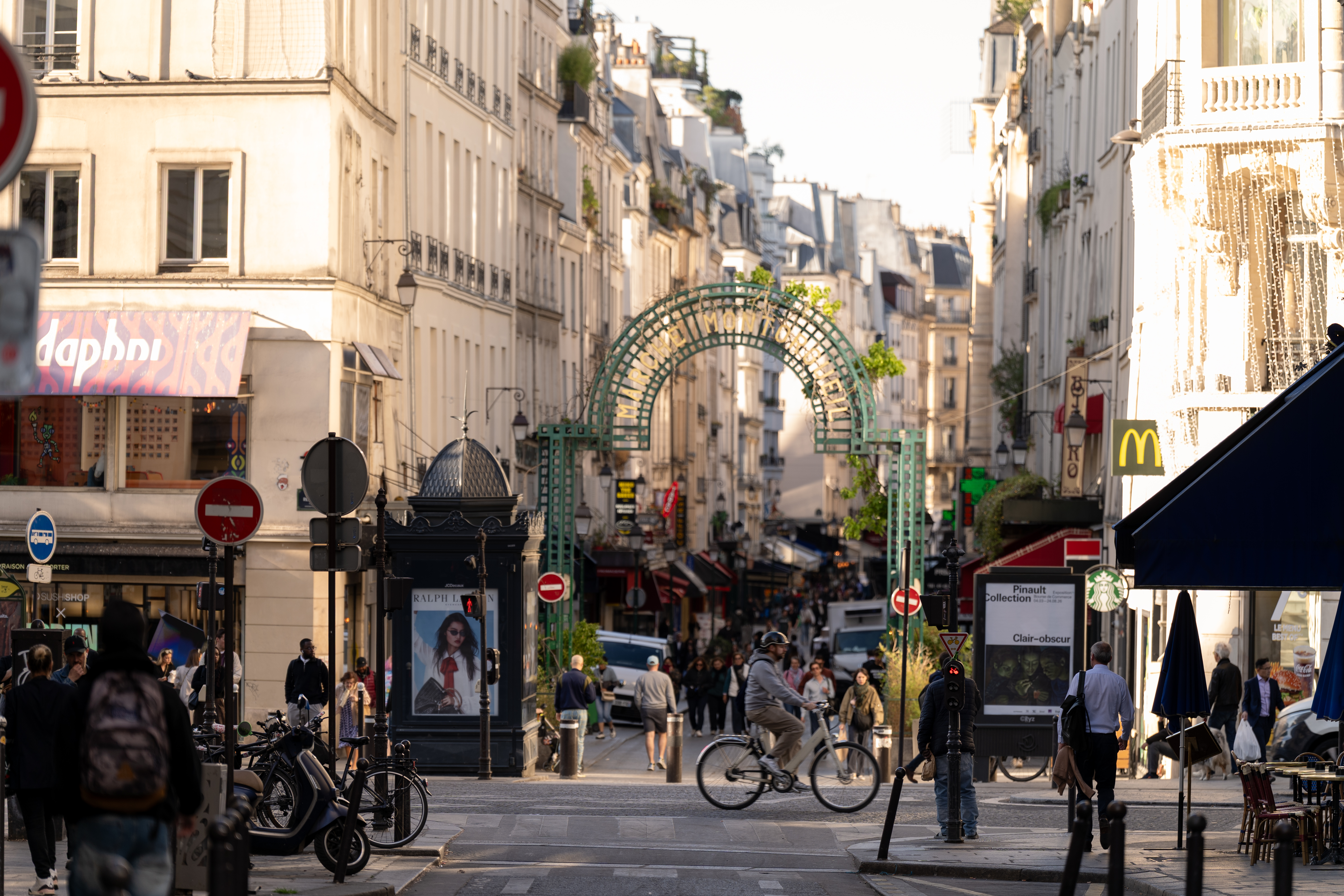 Bureau dans le Sentier : pourquoi les startups IA s'y installent ?