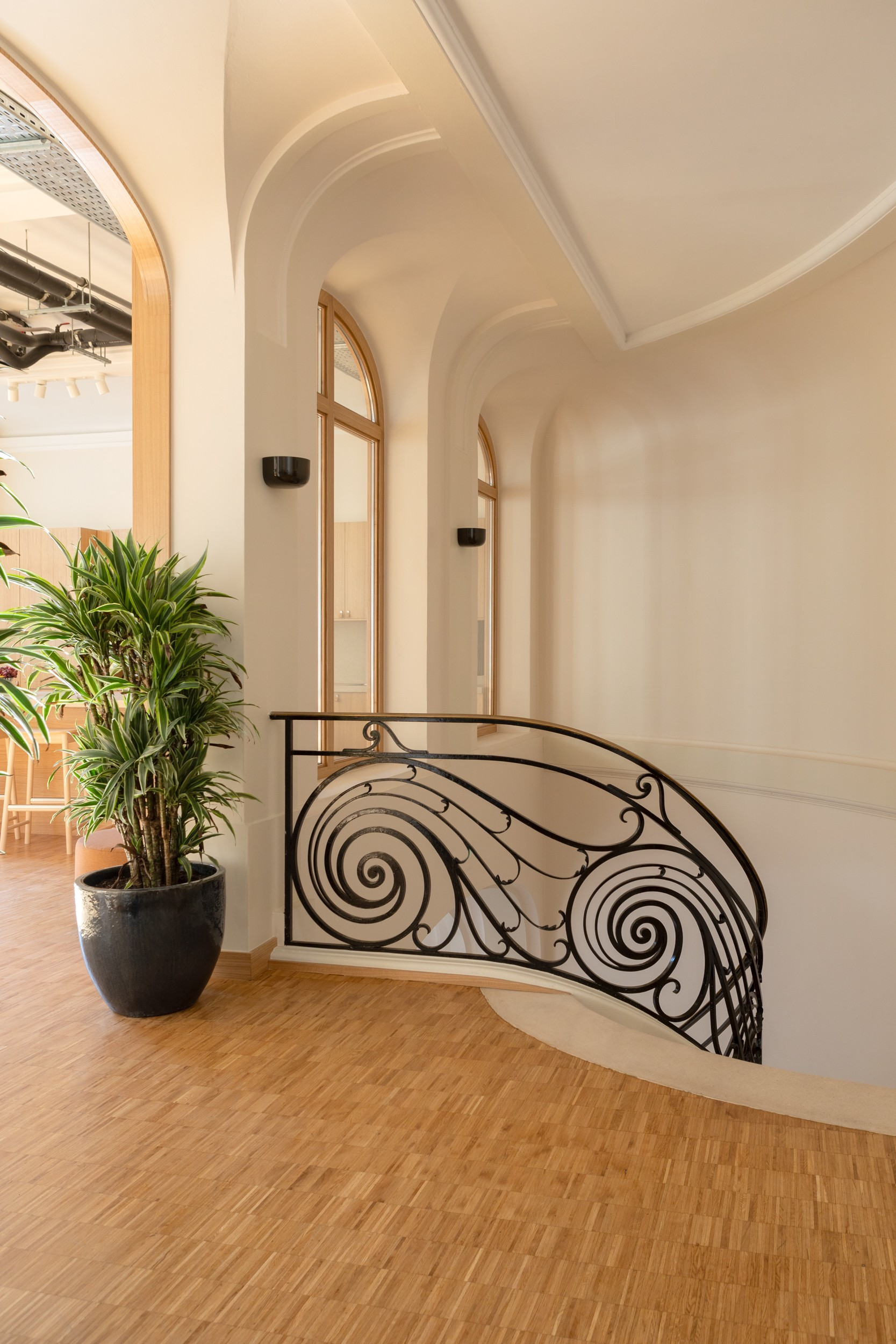 Des bureaux dans la rue du Louvre